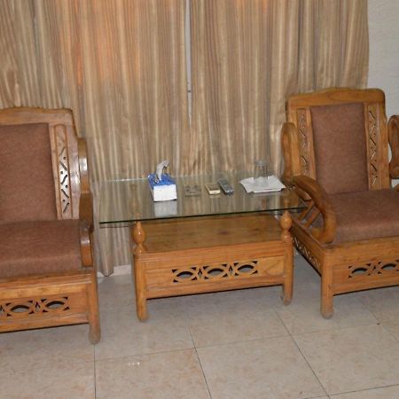 Step Inn Hotel Sukkur Ngoại thất bức ảnh