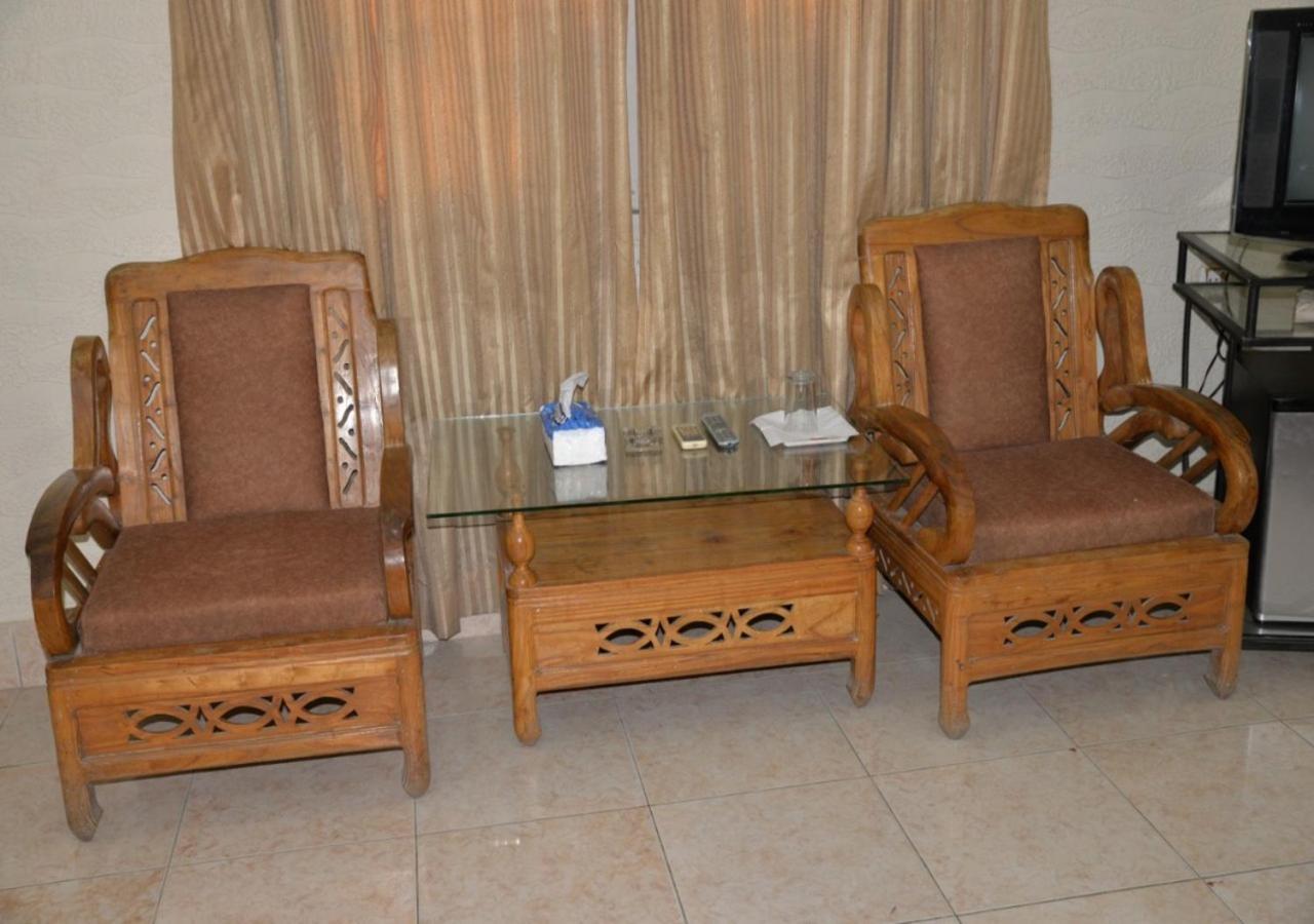 Step Inn Hotel Sukkur Ngoại thất bức ảnh